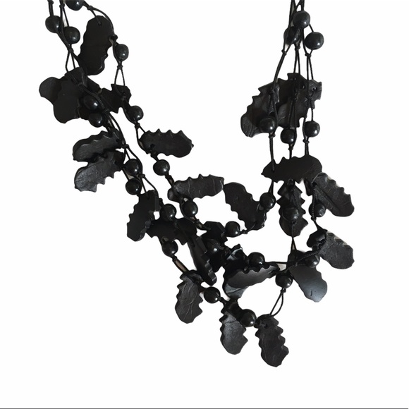 Costa Rican Necklace - Picture 2 of 3